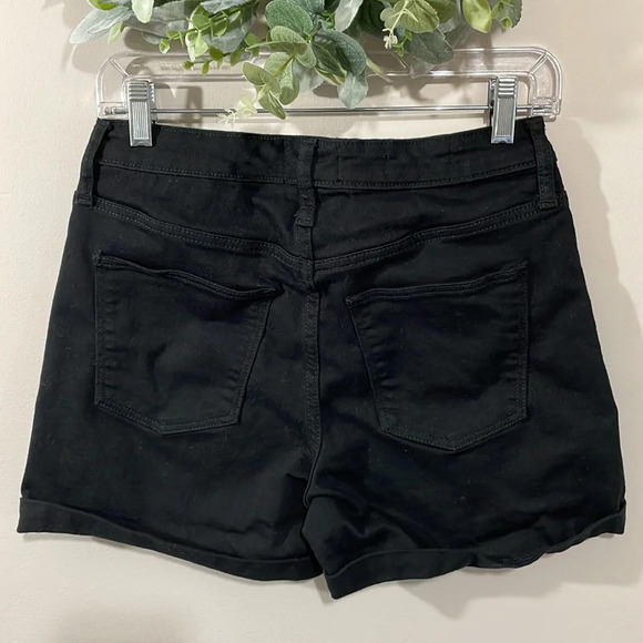 NWOT Universal Thread High Rise Mdi Black Denim Jean Shorts Cuffed 6 - Picture 4 of 14